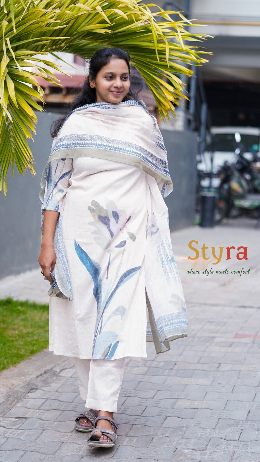 Signature Off-White digital print kurta set